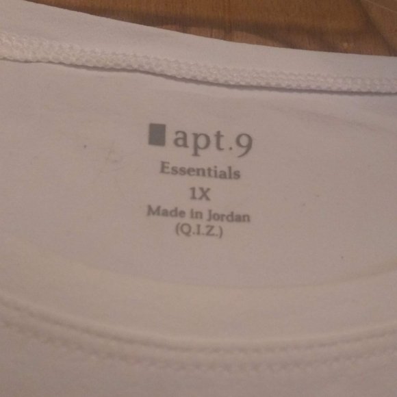 NWT Apt. 9 white tee, size 1X - Picture 2 of 2